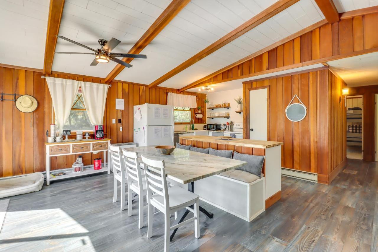 Lakefront Poconos Vacation Rental With Swim Dock! Long Pond Екстериор снимка