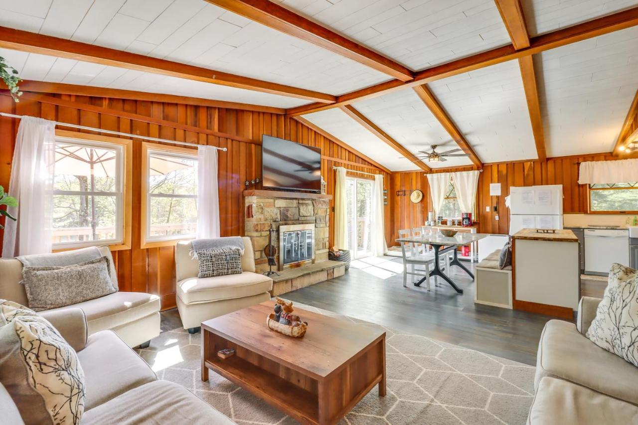 Lakefront Poconos Vacation Rental With Swim Dock! Long Pond Екстериор снимка