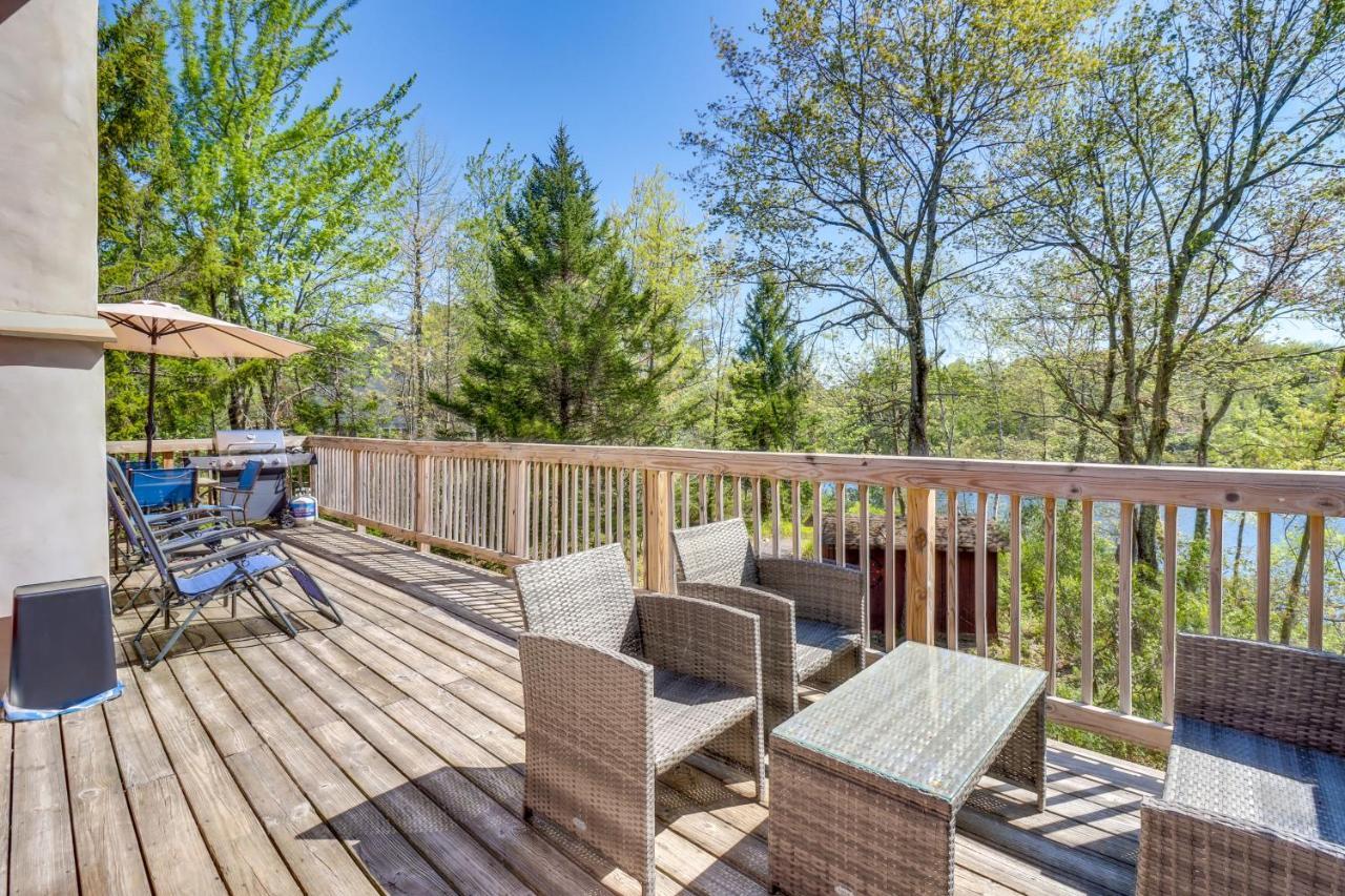 Lakefront Poconos Vacation Rental With Swim Dock! Long Pond Екстериор снимка
