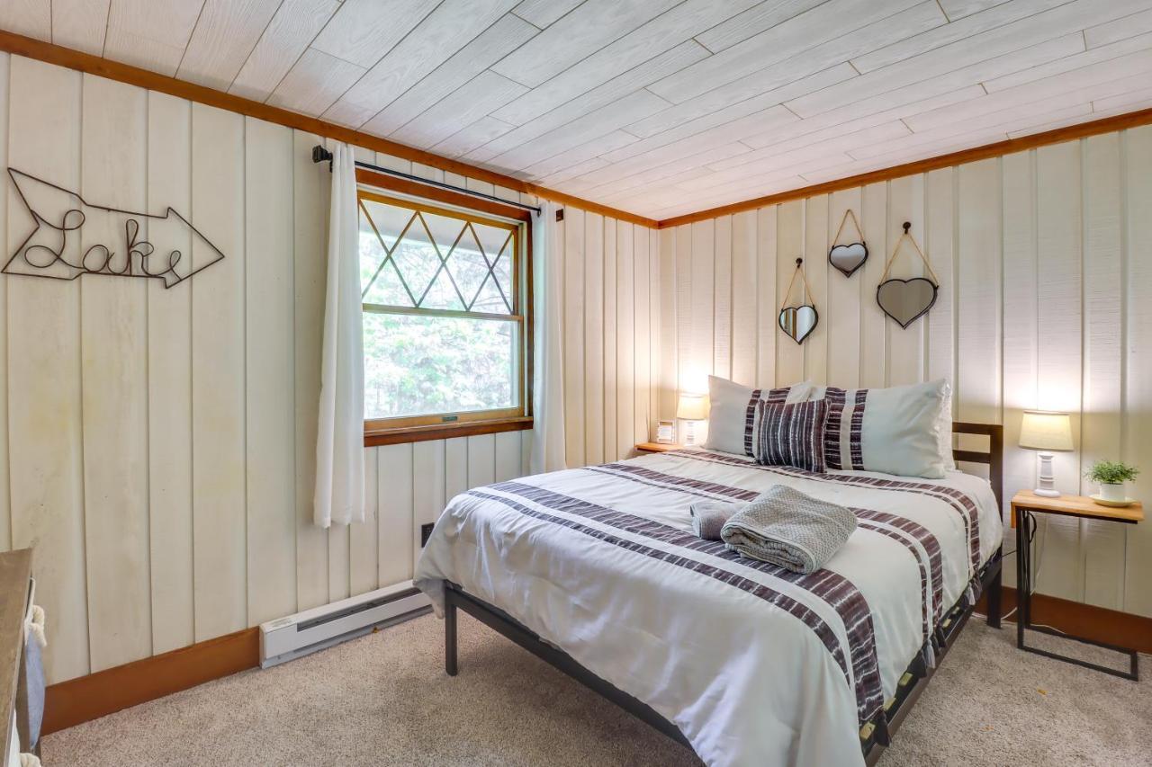 Lakefront Poconos Vacation Rental With Swim Dock! Long Pond Екстериор снимка