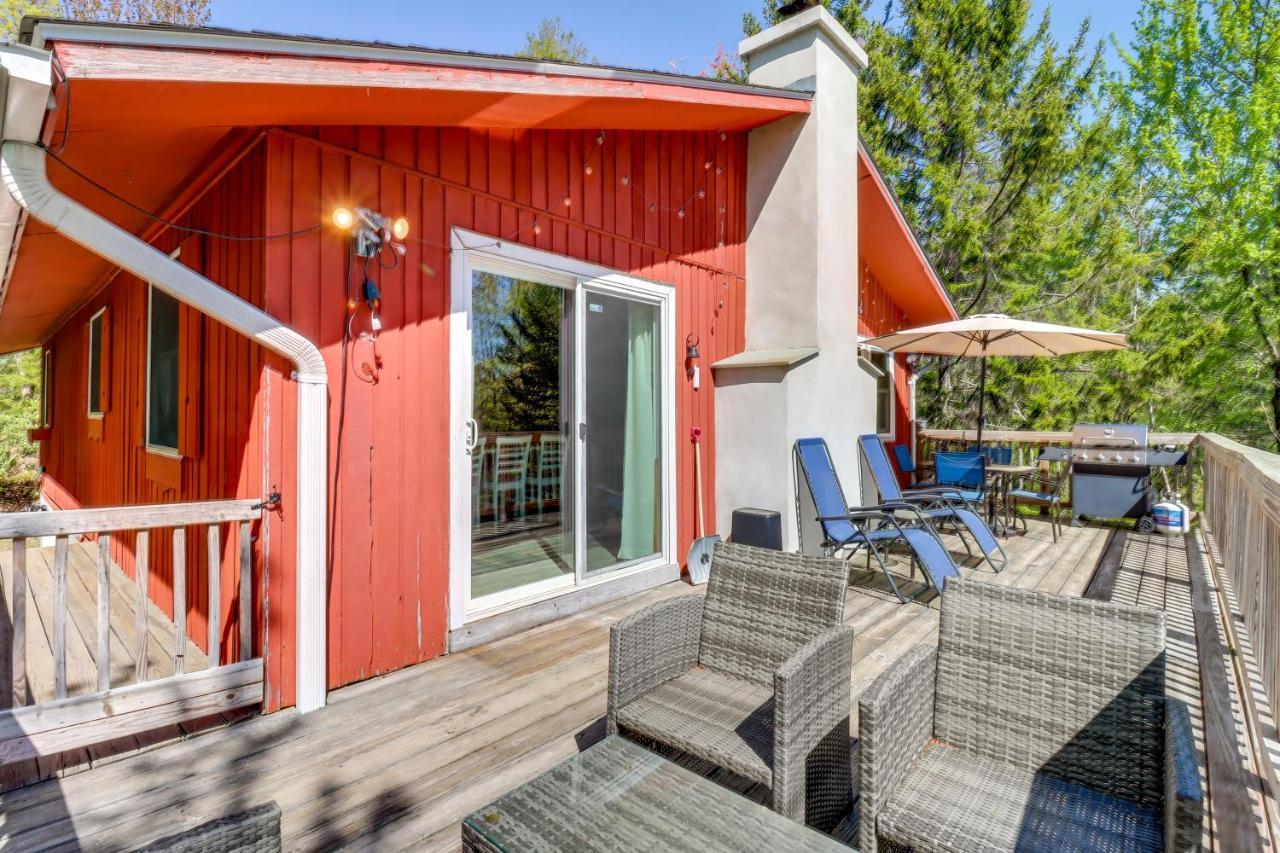 Lakefront Poconos Vacation Rental With Swim Dock! Long Pond Екстериор снимка
