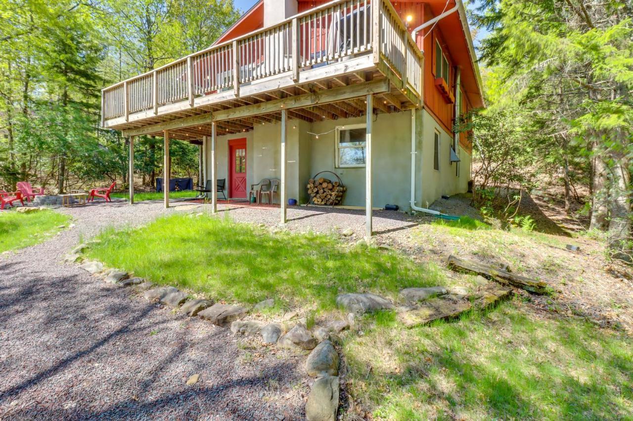 Lakefront Poconos Vacation Rental With Swim Dock! Long Pond Екстериор снимка
